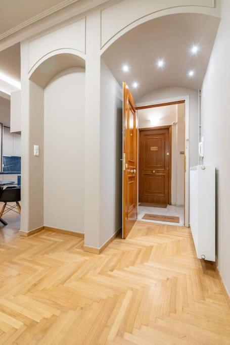 Urban Elegance In Kolonaki Apartment Athens Exterior photo