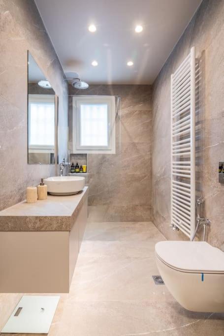 Urban Elegance In Kolonaki Apartment Athens Exterior photo